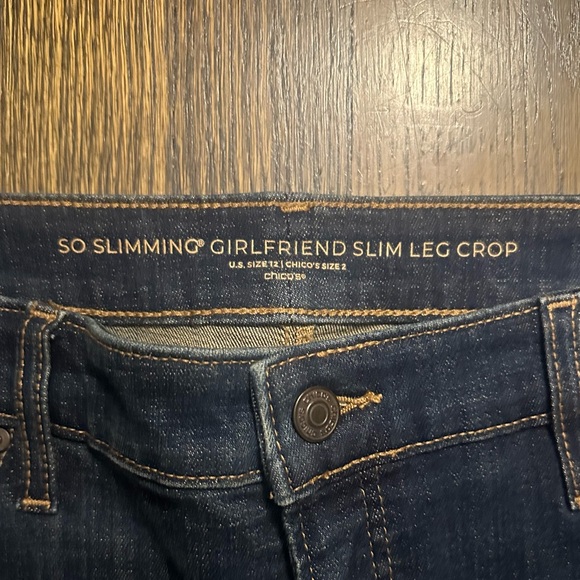 EUC Chico’s Girlfriend Slim Leg Cropped Jeans - women’s size 12 - Picture 4 of 5